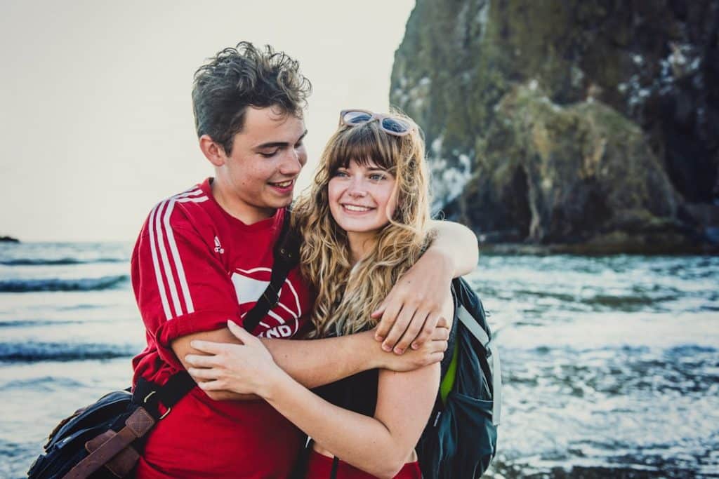 Photo Couples embracing